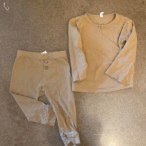 Quincy Mae Kids Pajama Set in Warm Brown